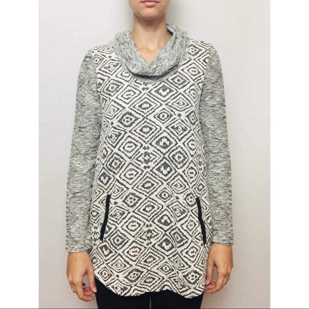 Anthropologie black & white tunic - Picture 2 of 4